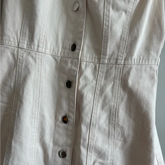 Sleeveless Cream Button-Down Dress - Picture 5 of 6